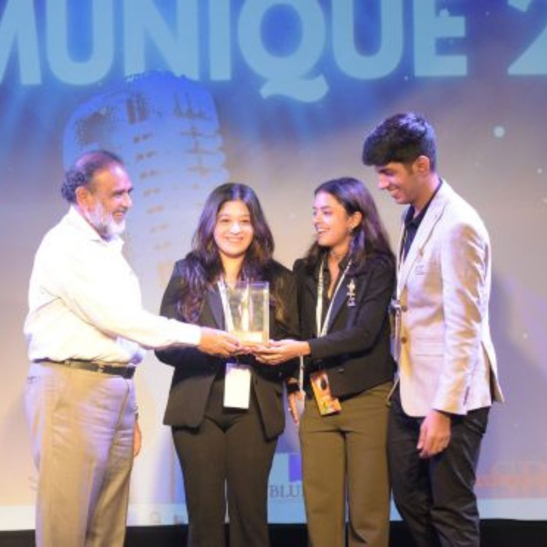 The Telegraph-Edugraph online coverage of the annual inter-college Literary Fest, 𝐂𝐎𝐌𝐌𝐔𝐍𝐈𝐐𝐔É - 𝐔𝐧𝐥𝐞𝐚𝐬𝐡 𝐭𝐡𝐞 𝐎𝐫𝐚𝐭𝐨𝐫, held at campus